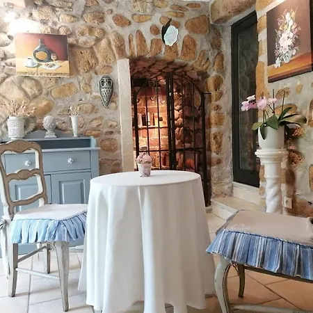 B&B Mas De Lasquiers 3*
