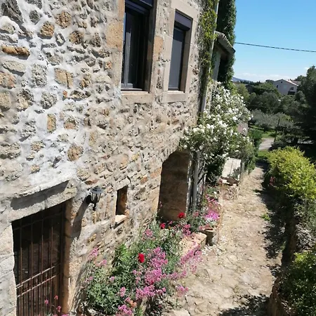 Mas De Lasquiers Bed & Breakfast